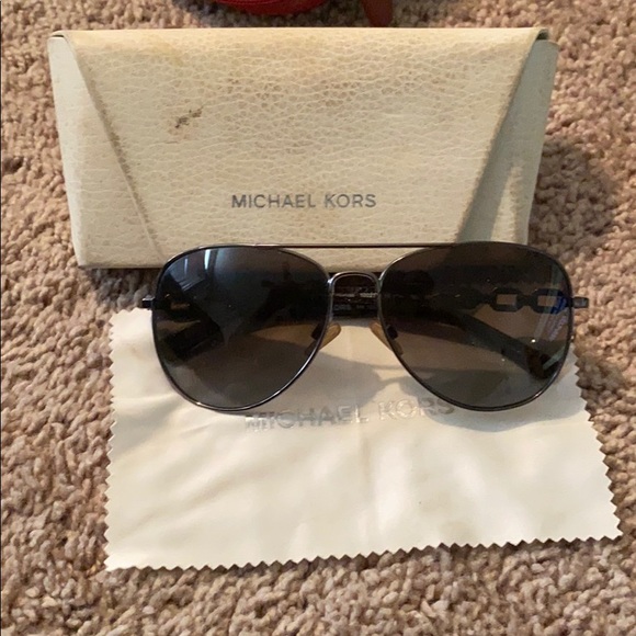 Sunglasses - Picture 2 of 5